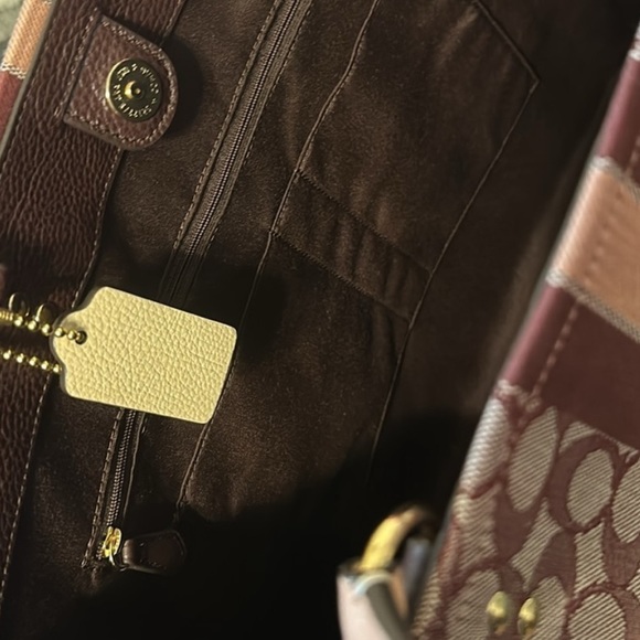 LARGE COACH DEMSEY TOTE EXCELLENT CONDITION & BEAUTIFUL COLOR-CROSSBODY TOTE - Picture 7 of 16